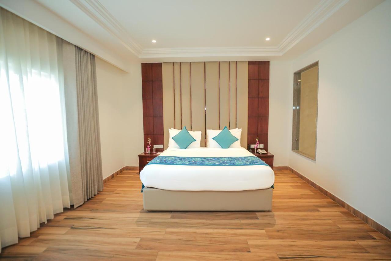 Regenta Place Phagwara By Royal Orchid Hotels Limited ภายนอก รูปภาพ