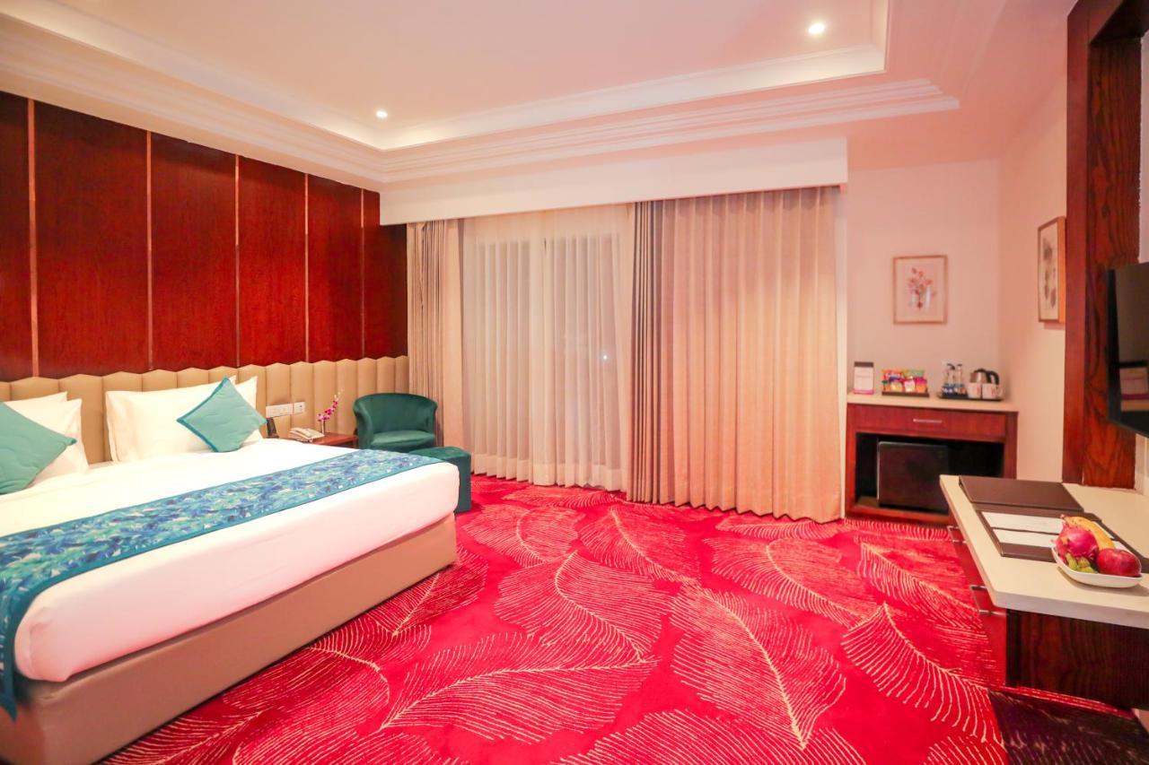 Regenta Place Phagwara By Royal Orchid Hotels Limited ภายนอก รูปภาพ